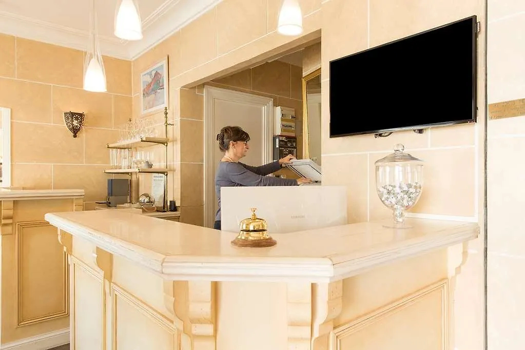 Brit Hotel Confort Cleria Lorient Centre