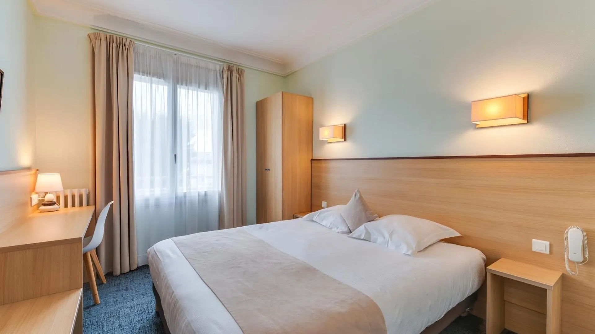 Brit Hotel Confort Cleria Lorient Centre