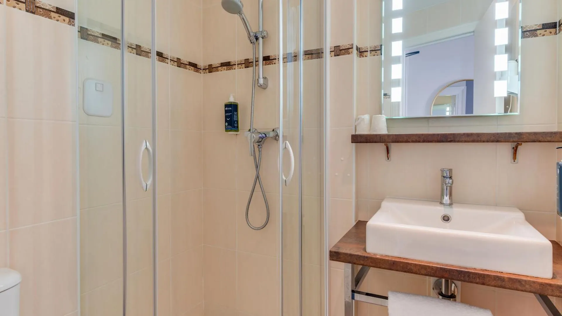 ***  Brit Hotel Confort Cleria Lorient Centre Frankrijk
