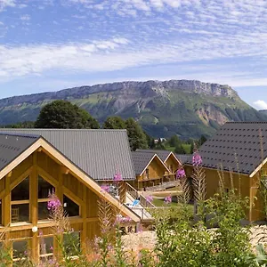 https://madame-vacances-les-chalets-du-berger.hotels-rhonealpes.com