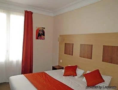 Brit Hotel Confort Cleria Lorient Centre 3*,