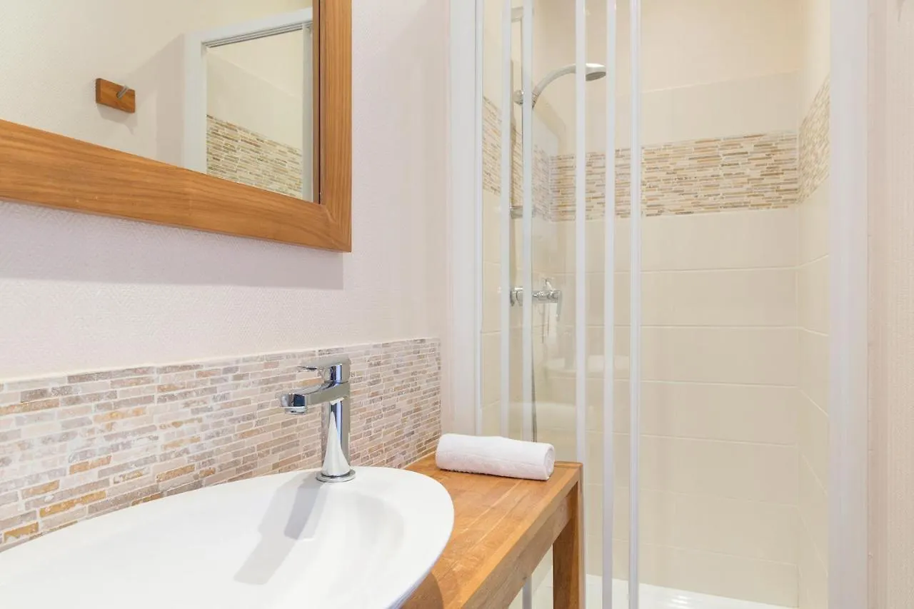 ***  Brit Hotel Confort Cleria Lorient Centre France
